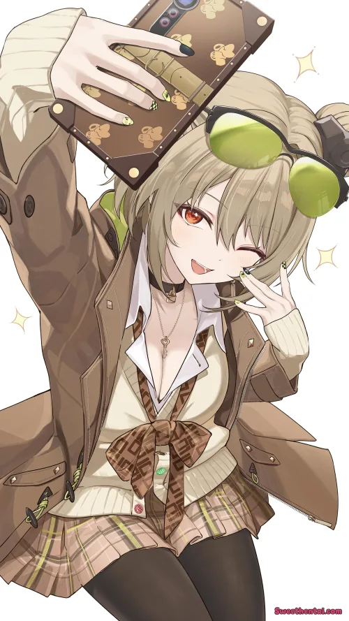 Mityl taking selfie